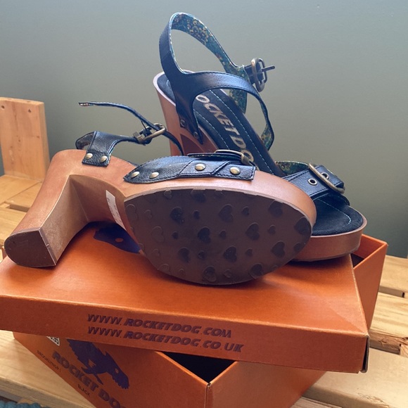 Wooden shoes - Picture 4 of 5